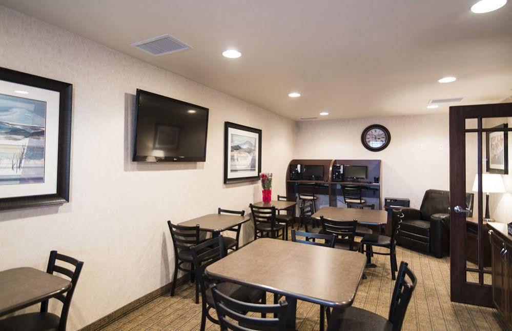 My Place Hotel-Dickinson, Nd Экстерьер фото